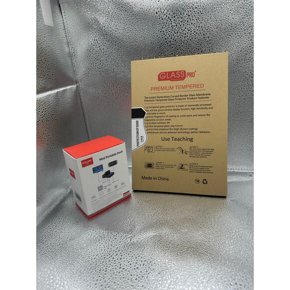 Nintendo Switch OLED Glass Screen Protector & Mini Dock Combo - Picture 3 of 4